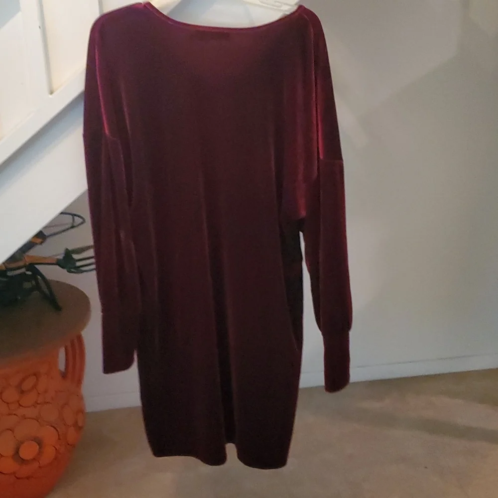 Long sleeve dark red velvet dress - Picture 2 of 4